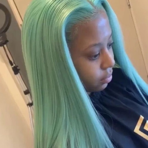 💫 24” MINT GREEN STRAIGHT LACE FRONT WIG *NEW*
